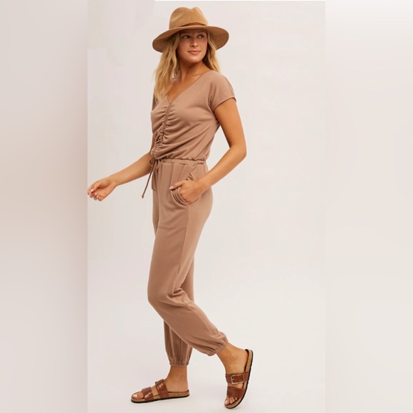NWT Hem & Thread HUDSON SOFT RUCCED JUMPSUIT- CAPPUCCINO - Picture 3 of 15